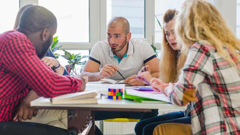 Integrando el Juego con la Seriedad Académica